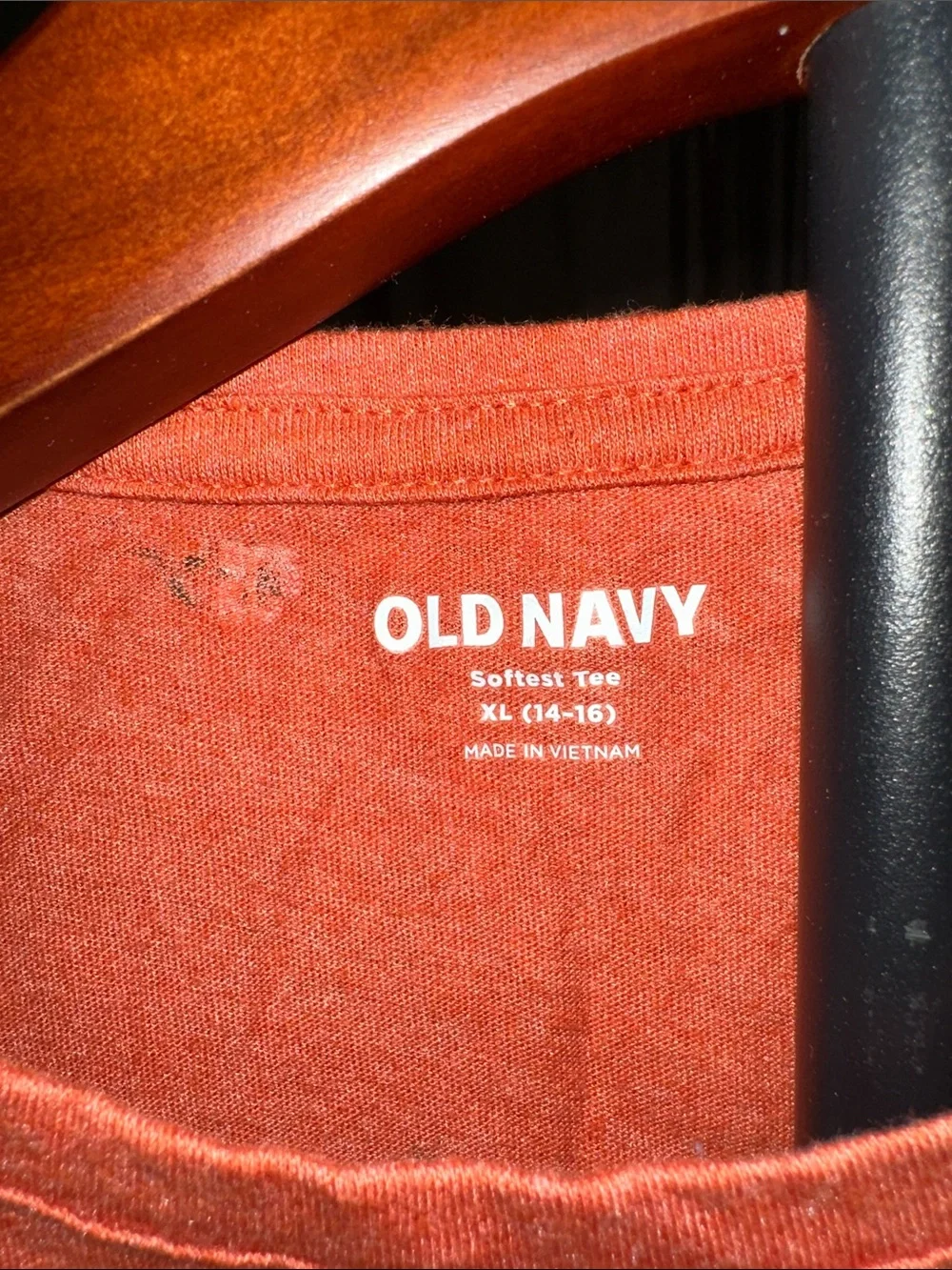 🎉 Old Navy Burnt Orange Short Sleeve Floral Embroidered Tee. C344